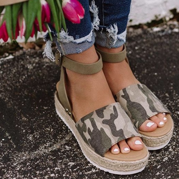 Soda Topic Camouflage Platform Espadrille Sandal - Picture 2 of 9